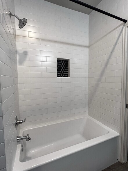 Building Photo - 16104 Echo Glen Dr