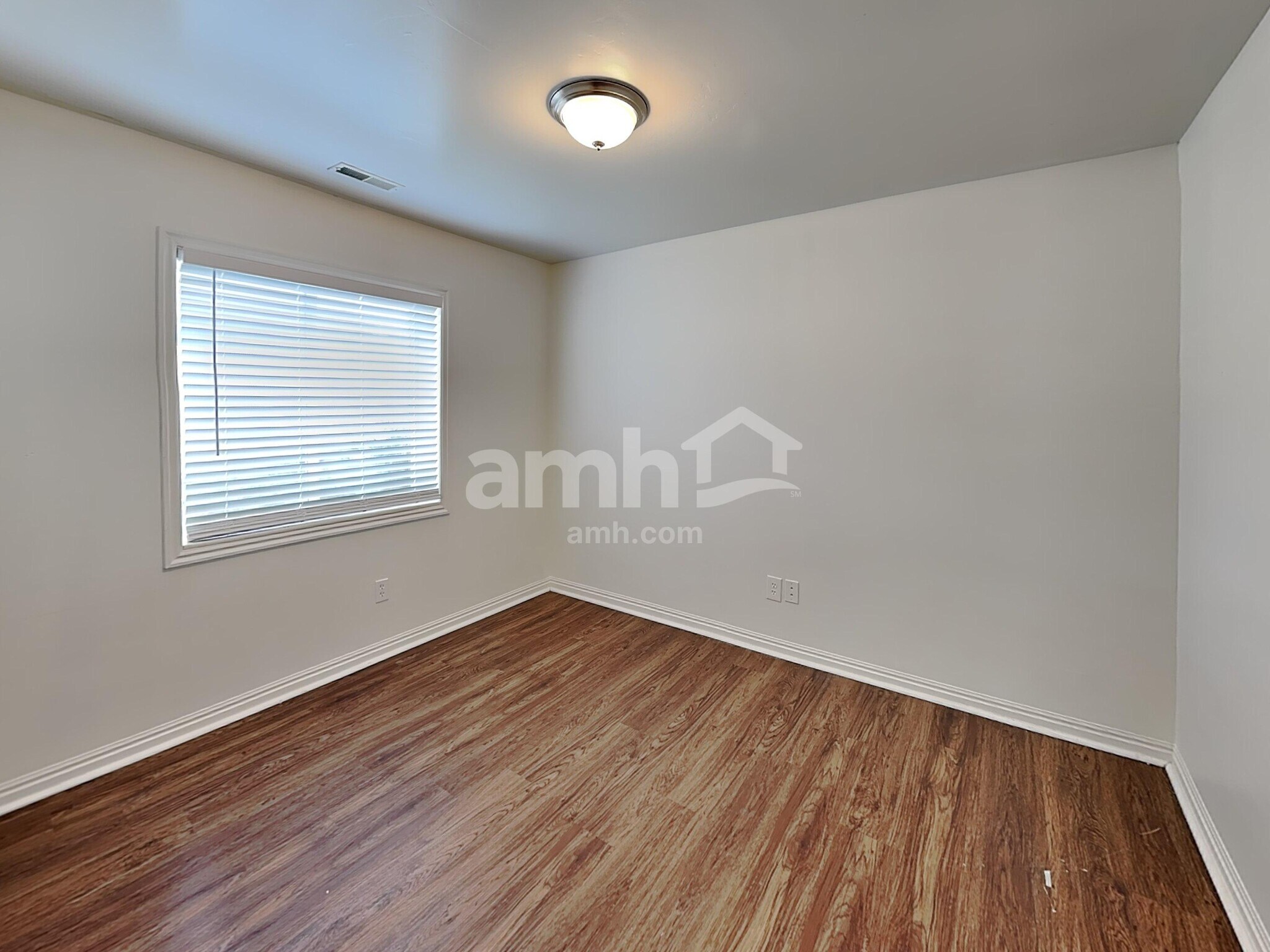 Building Photo - 385 Pommel Dr
