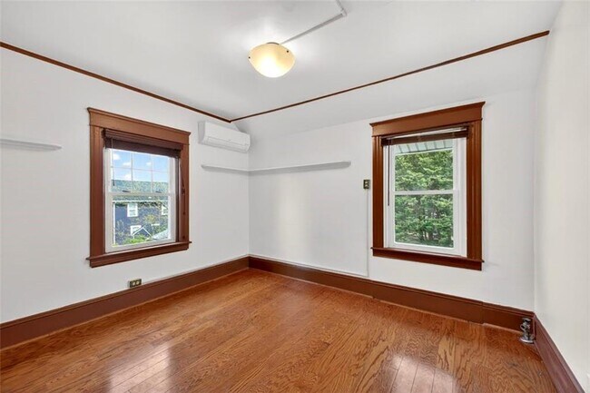 Building Photo - 36 Mt Hope Ave