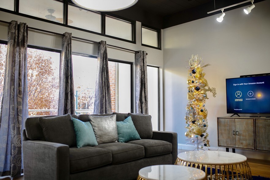 Living room - 95 S Main St