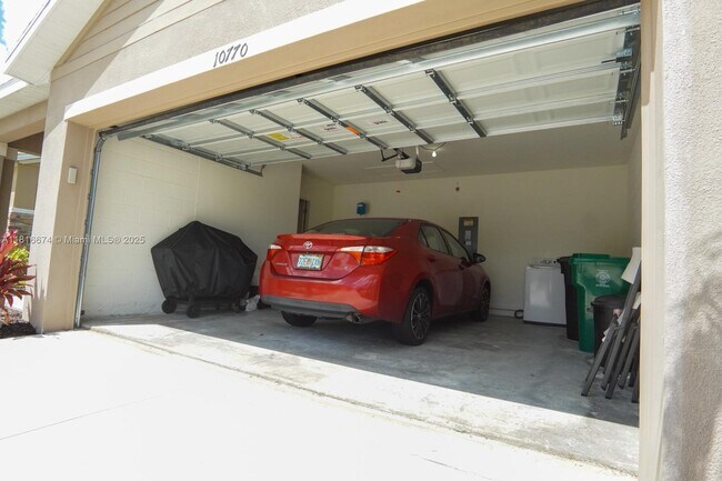 Building Photo - 10770 SW Vasari Way