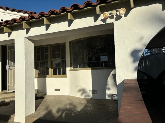 Building Photo - 1916 S Holt Ave