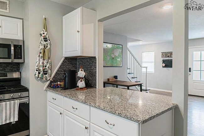 Building Photo - 4711 Balboa Dr