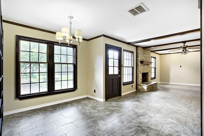 Building Photo - 10903 Tupper Lake Dr