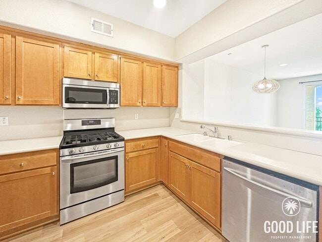 Building Photo - 3-Level 3BR Otay Ranch Home | 1,602 Sq Ft with Garage, Balcony & Gated Community