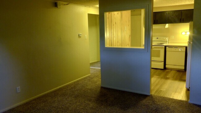 Building Photo - Great location off Leetsdale/Parker and Fl...