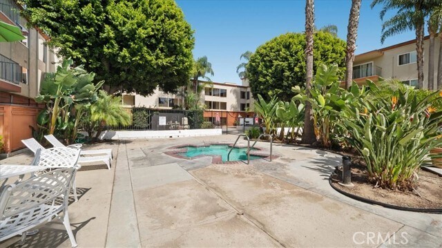 Building Photo - 400 N Acacia Ave