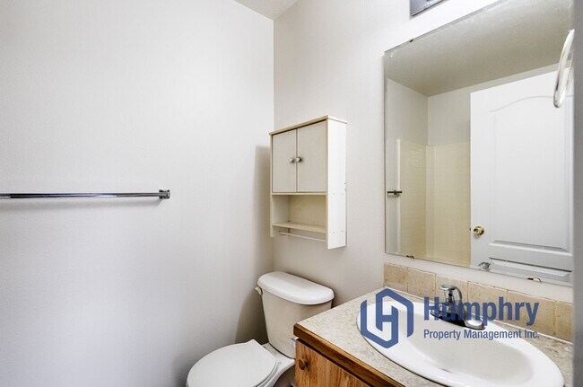 Building Photo - Charming two bedroom property