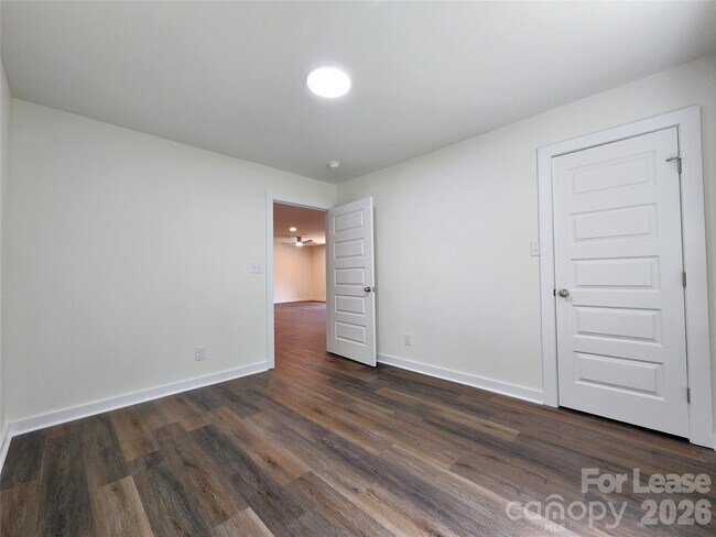 Building Photo - 431 Eastover Ave