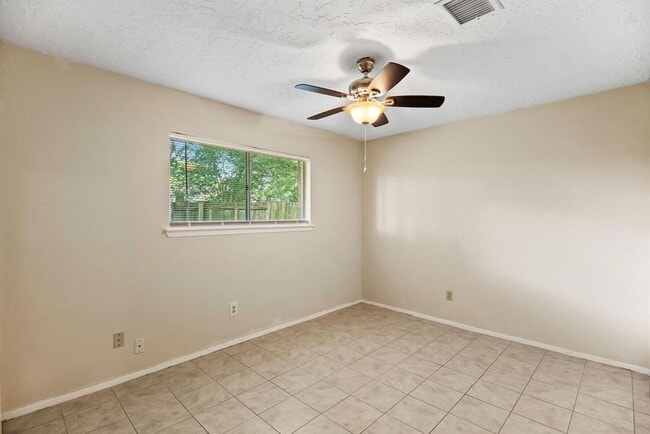 Building Photo - 9718 Shady Tree Ln