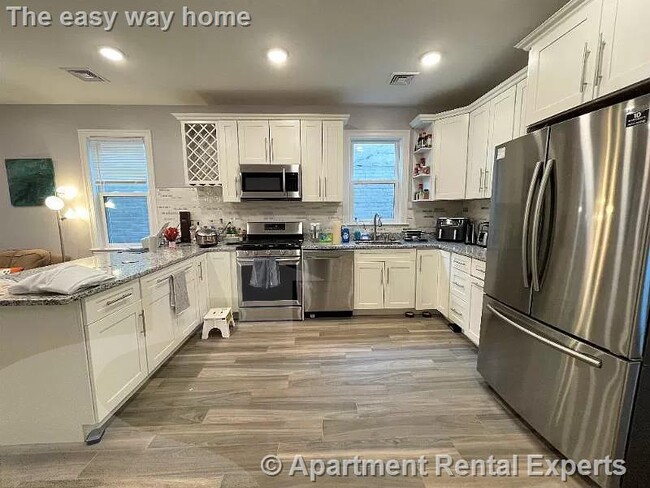 Building Photo - Allston 4 Bedroom, 3 Baths - Central Air -...