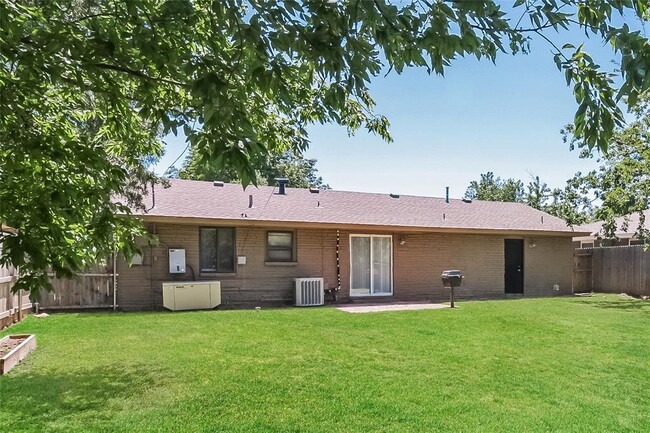 Building Photo - 1811 Westminster Pl