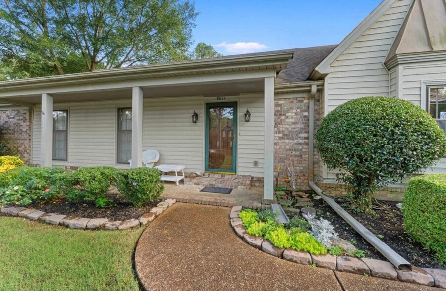 Building Photo - 8671 Pine Needle Dr