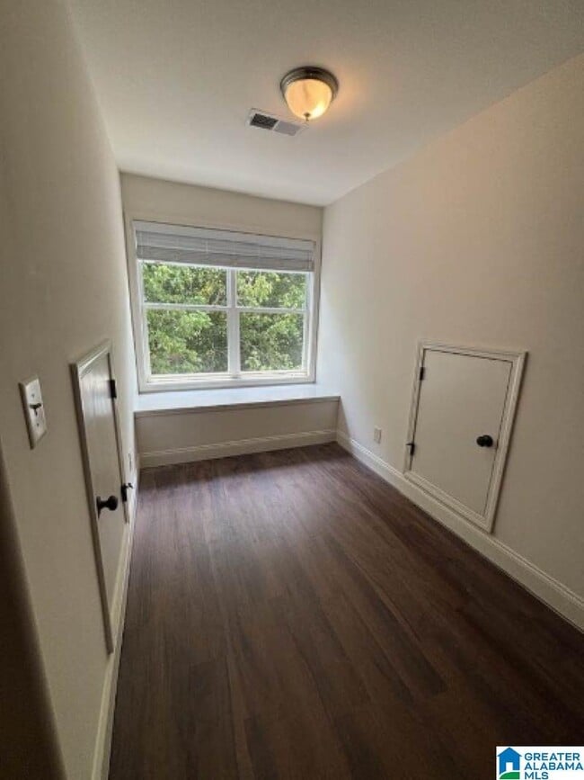 Building Photo - 4008 Lennox Rd