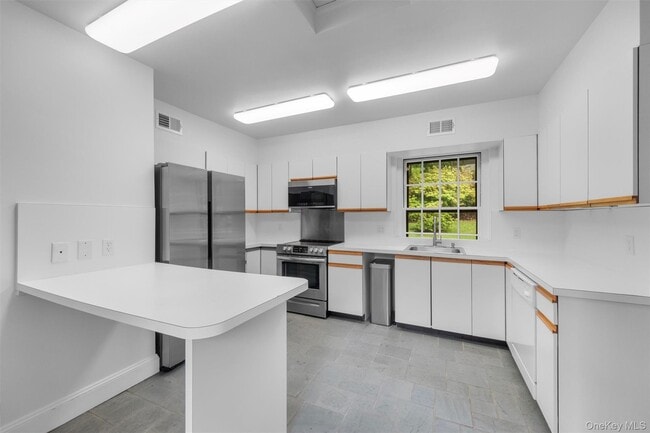 Building Photo - 34123 Furnace Dock Rd