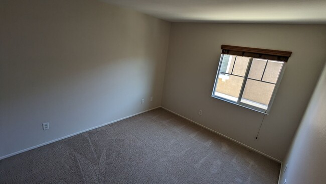 Building Photo - Large condo available for rent