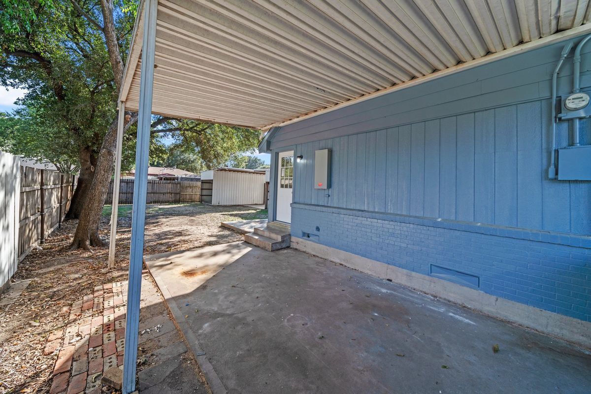 Building Photo - 2620 Engle Ave