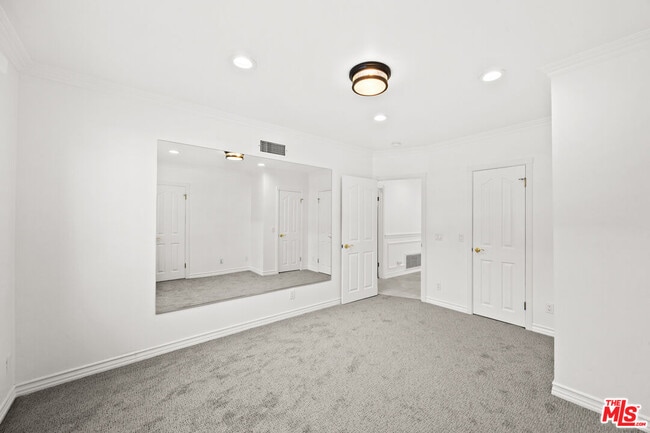 Building Photo - 502 Smithwood Dr