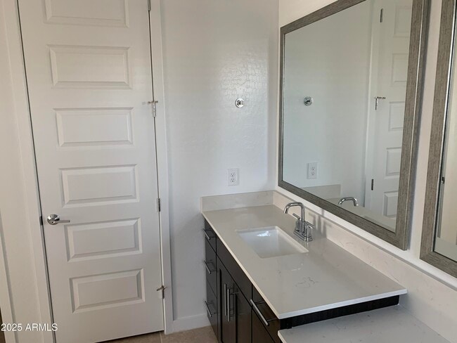 Building Photo - 5606 S Caisson Way