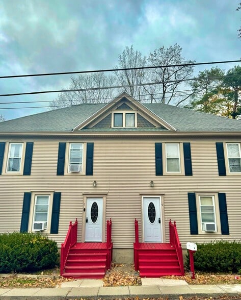 Front of House - 9 Hill Pl