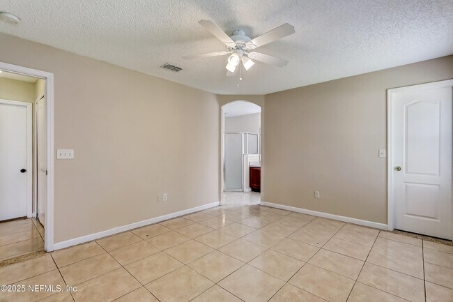 Building Photo - 9703 Cedar Ridge Dr W