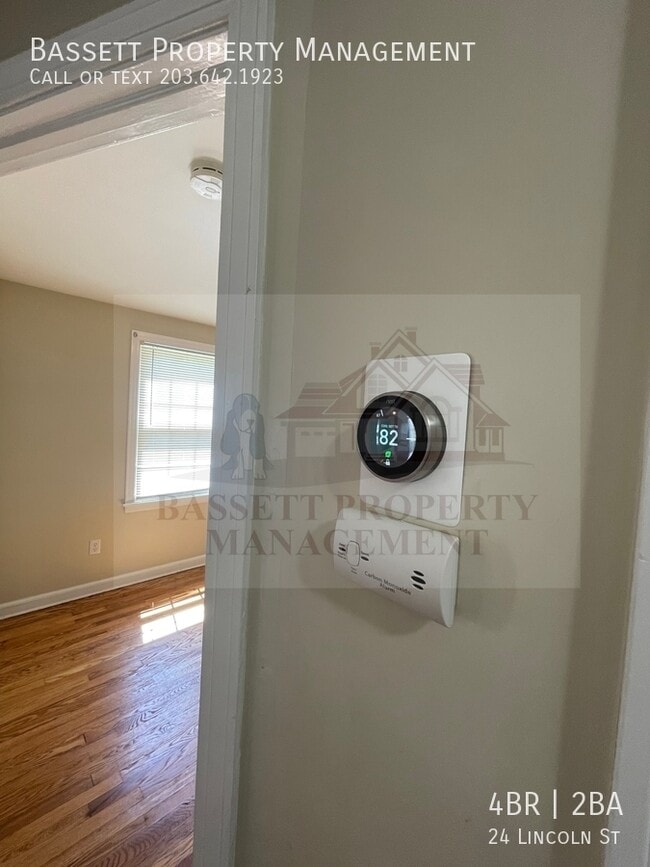 Building Photo - 24 Lincoln St