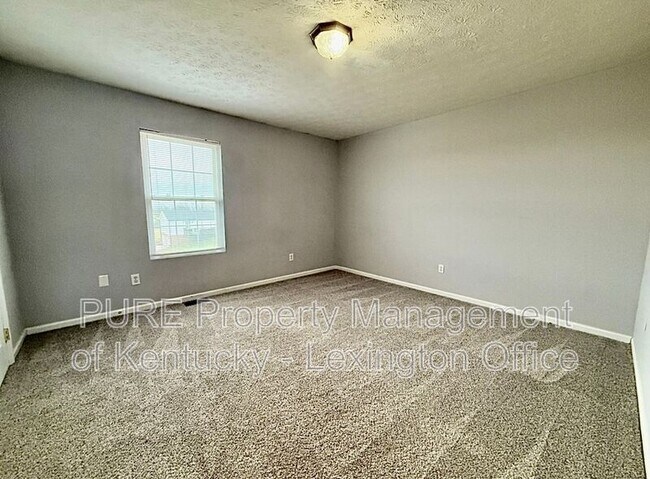 Building Photo - 520 Tomahawk Dr