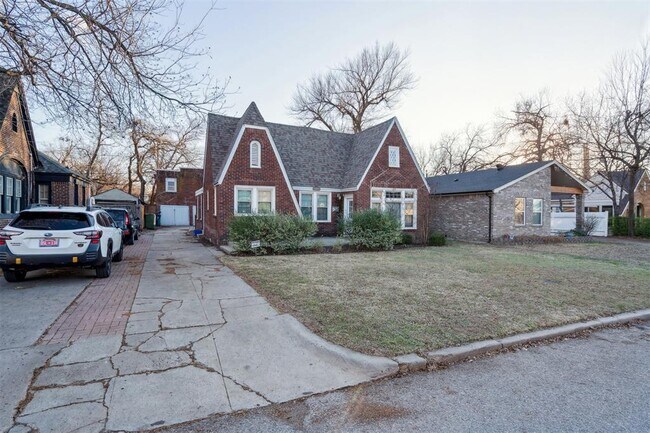 Building Photo - 1220 NW 43rd St