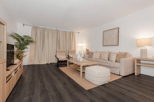 Building Photo - 2301 Collins Ave