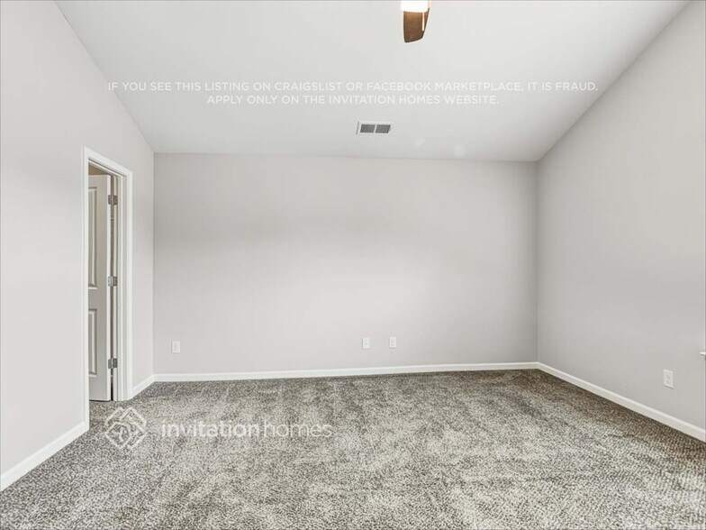 Building Photo - 7421 Larwill Ln