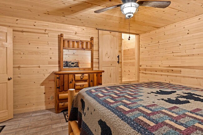 Building Photo - 4050 Henson Rd