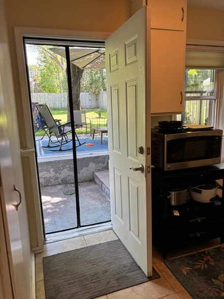 Building Photo - 1312 6th St SW