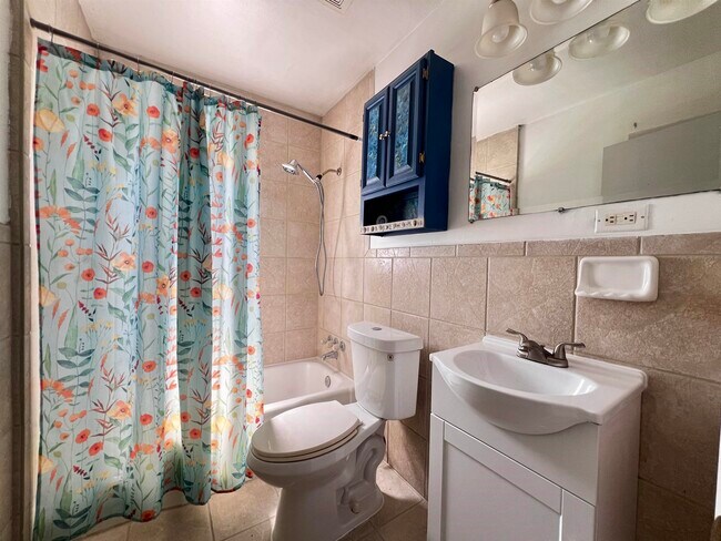 Building Photo - 809 Briandav St