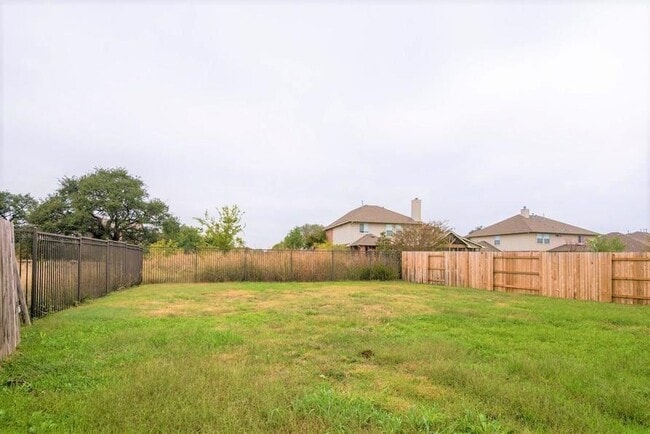 Building Photo - 14821 Fernhill Dr