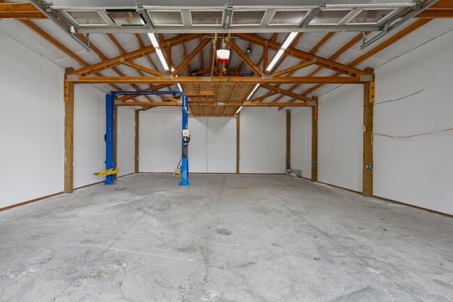 Building Photo - 14428 E Wellesley Ave