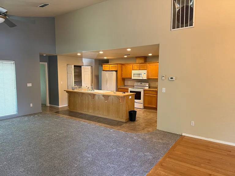 Building Photo - 1672 SW Waterstone Dr