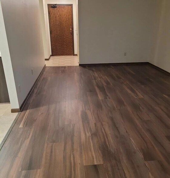 Building Photo - 4101 Parklawn Ave