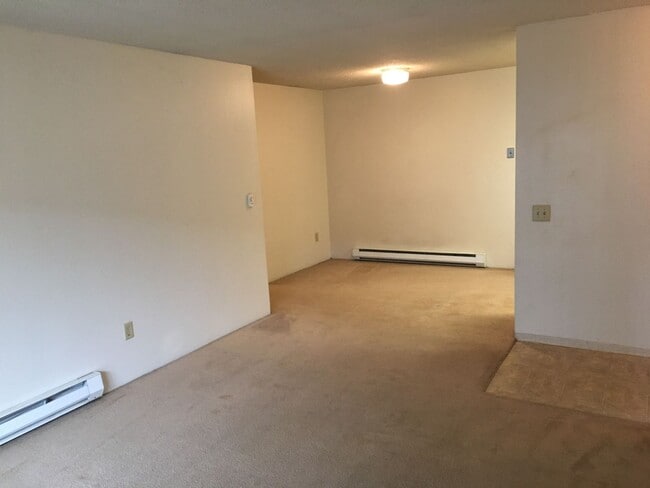 Primary Photo - Newly remodeled - 2 Bed, 1 Bath apartment ...