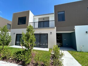 Building Photo - 14560 SW 261st Ter