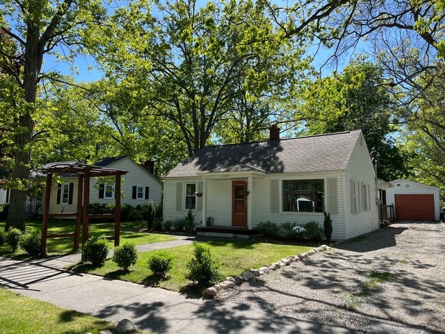 Building Photo - 1128 Rose St