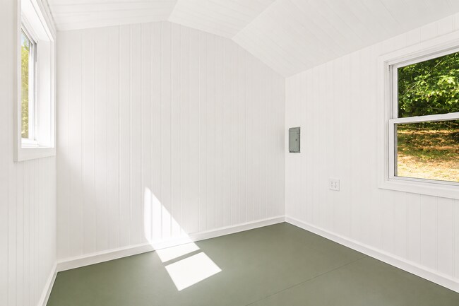 Building Photo - 23 Brookside Ln