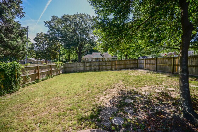 Building Photo - 3590 Shirlwood Ave