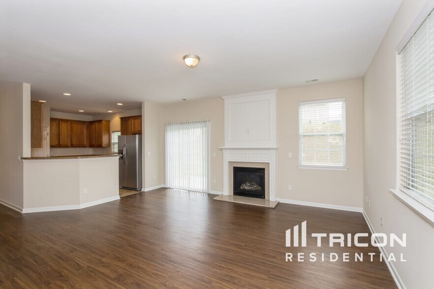 Building Photo - 915 Old Forester Ln