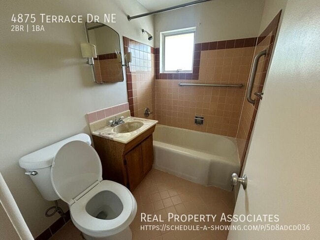Building Photo - 4875 Terrace Dr NE