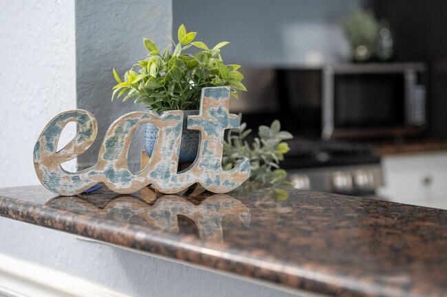 Building Photo - 2 Bedroom/2 Bath Condo with Garage and Pool view in Grand Reserve at Kirkman Parke