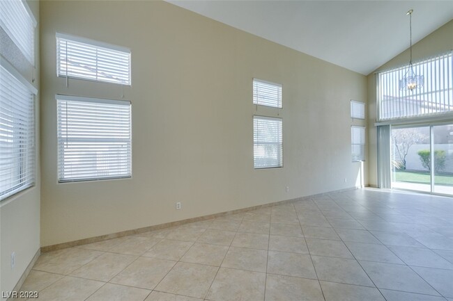 Building Photo - 2193 Eaglecloud Dr