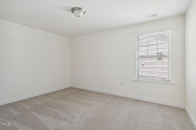 Building Photo - 130 Silent Brk Trl