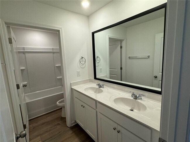 Building Photo - 6015 Deer Run St