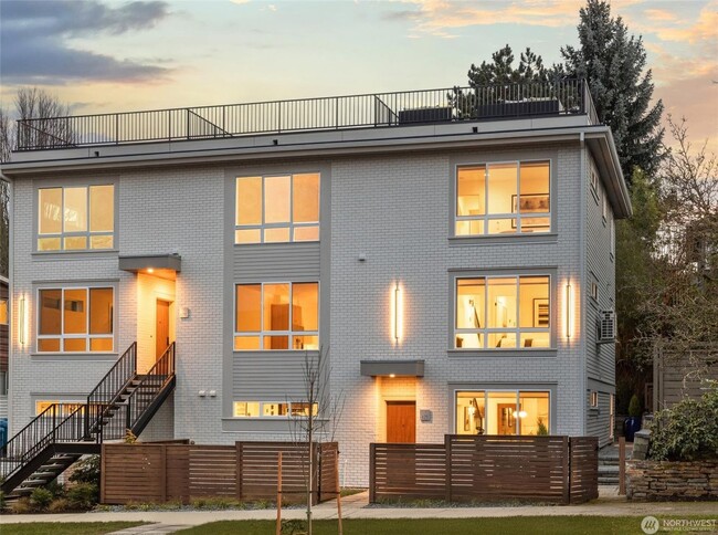 Building Photo - Brand new 2 bedroom with luxury finishes i...