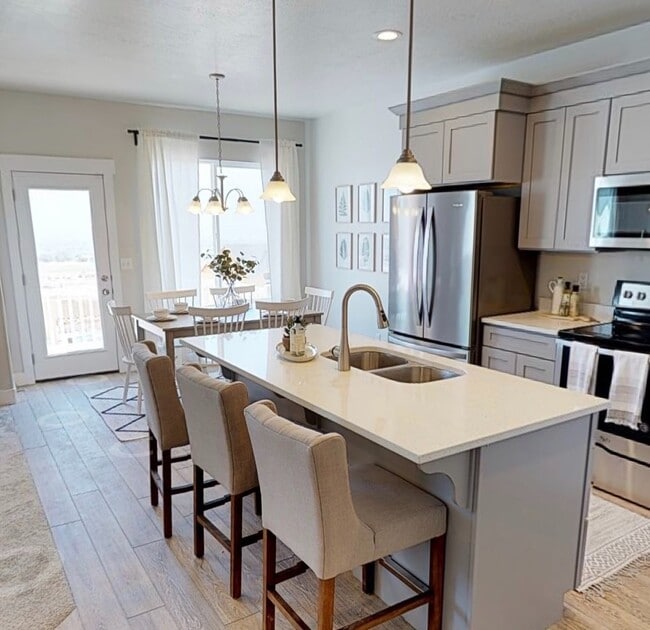 Building Photo - Luxury Townhome For Rent - Four Bedrooms!!